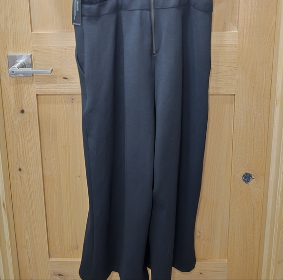 Black Lace Peekaboo Culotte Crop Jumpsuit NWT Venus Sz 16 - Picture 6 of 16